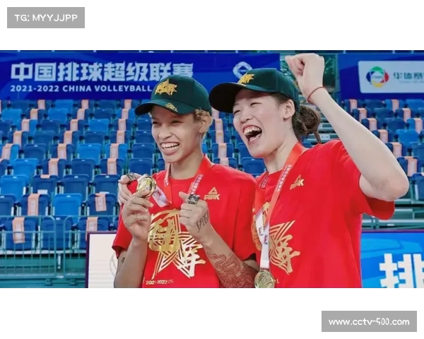土耳其队巴尔加斯发球扣杀如猛虎第四局率队发起强力反攻 土耳其队巴尔加斯发球扣杀如猛虎第四局率队发起强力反攻